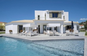 Wonderful Leivathos Villa | Villa Azure Skies | 4 Bedrooms | Furnished Terrace with Private Pool & Hot Tub | BBQ | Svoronata